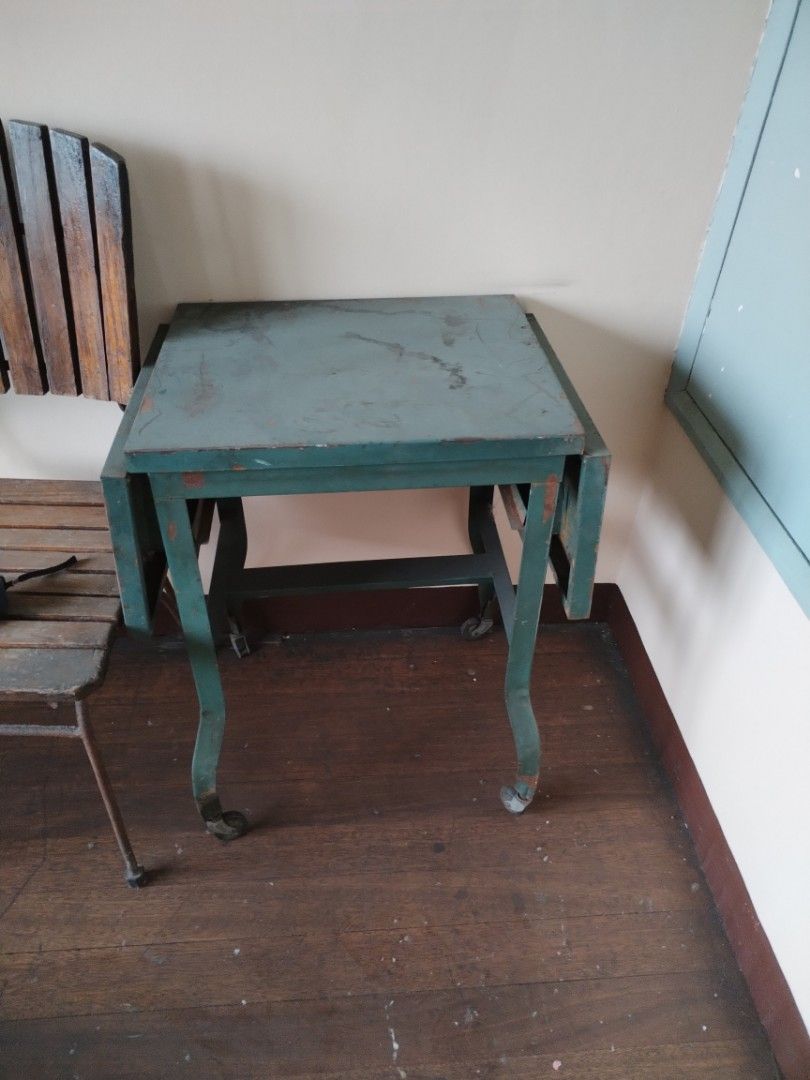 industrial table foldable 1800 only (Category: Tables & Sets) located in Mandaluyong City. Submitted by katkat888kit (Listing ID 1355132981, Image 3). Description: vintage industrial table foldable 1800 only right sidw foldable left side can't be extended height 26 inches length 24 inches width 15 inches.