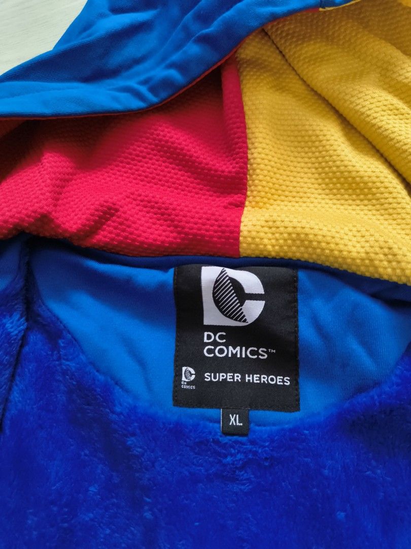 Jacket (Category: Babies & Kids Fashion) located in Singapore. Submitted by bb_rene (Listing ID 1355154482, Image 3). Description: Preloved Justice League America fleeced jacket. Design is Superman by DC Comics. As it is condition. Some stains on back (last pic). viewing welcome. Self collect.