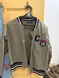 (Category: ) located in . Submitted by 22__closet (Listing ID 1355203307, Image 1). Description: .