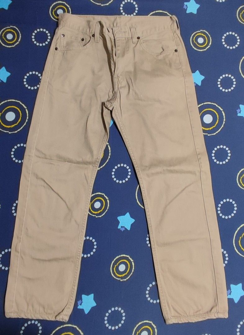 Levis Brown Jeans (W30) (Category: Jeans) located in Bacoor. Submitted by peter_f (Listing ID 1355238908, Image 2). Description: Tappered. L: 37in Leg opening: 7in Front rise: 12.5in.