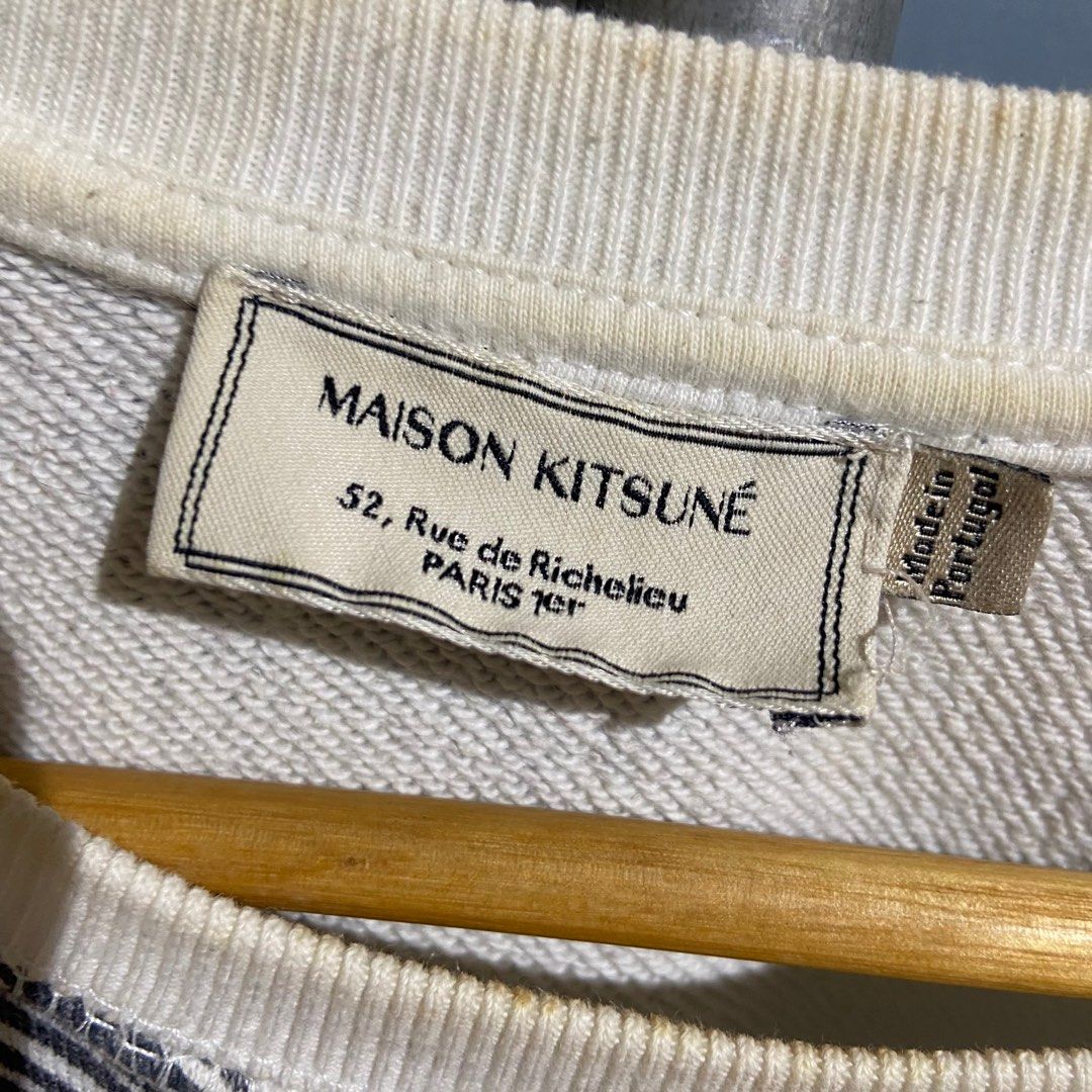 Maison kitsune sweater (Category: Luxury Apparel) located in Leyte. Submitted by sons.ida (Listing ID 1355260270, Image 2). Description: Needs wash Small - med.