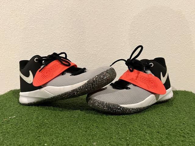 Nike Kyrie Flytrap III Boys Basketball Shoes (Category: Sneakers) located in Rizal. Submitted by kittyfabonlineshop2 (Listing ID 1355133429, Image 2). Description: Nike Kyrie Flytrap III Boys Basketball Shoes (cz6567-001) Size- 7y UK6 EUR40 Used twice but look new No box.