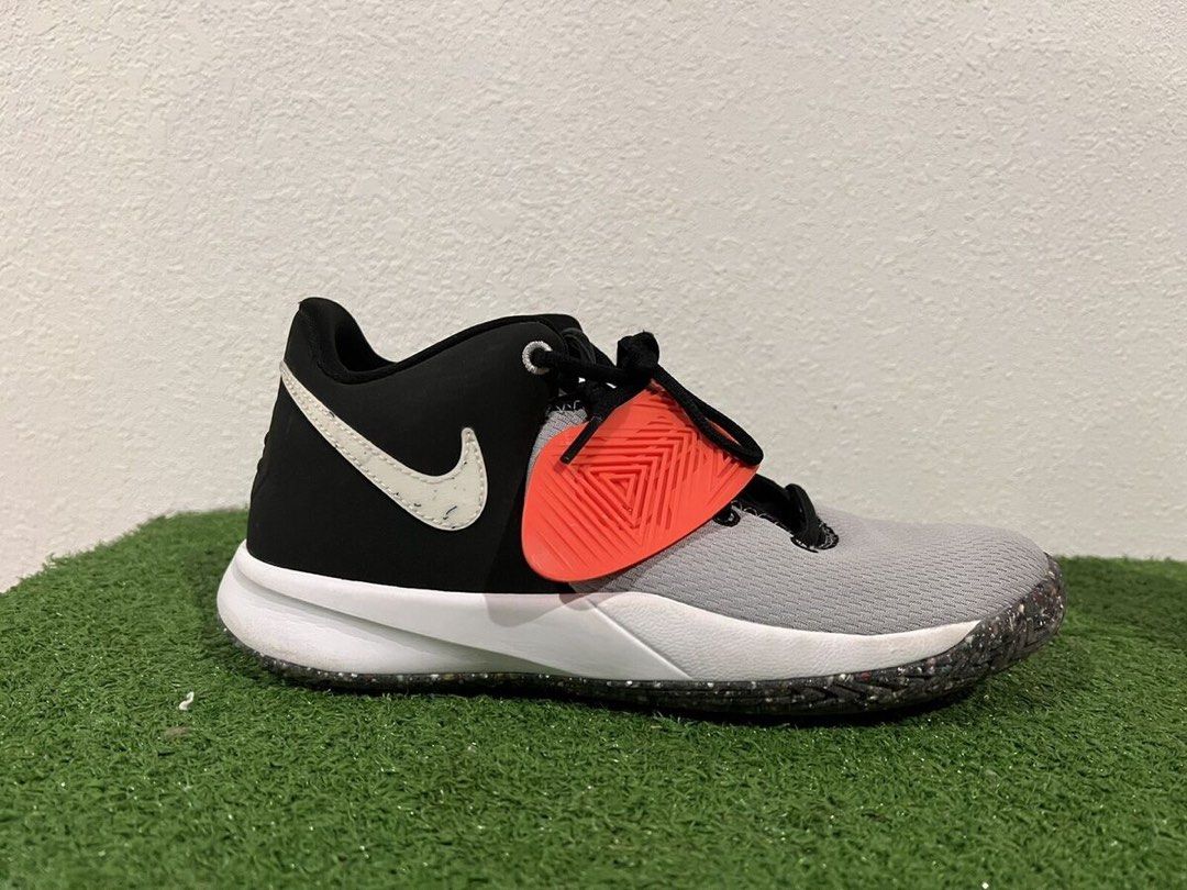 Nike Kyrie Flytrap III Boys Basketball Shoes (Category: Sneakers) located in Rizal. Submitted by kittyfabonlineshop2 (Listing ID 1355133429, Image 3). Description: Nike Kyrie Flytrap III Boys Basketball Shoes (cz6567-001) Size- 7y UK6 EUR40 Used twice but look new No box.