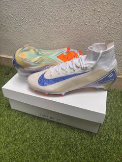 (Category: ) located in . Submitted by sneaker_enthusiasts (Listing ID 1355196637, Image 1). Description: .