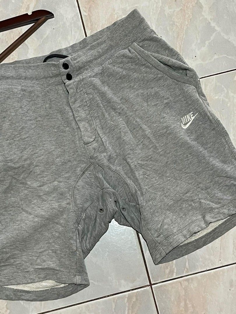 Nike Short (Category: Shorts) located in Davao. Submitted by janbars (Listing ID 1355267267, Image 3). Description: Nike Short Size XL W33-38/L20 dimes Good condition No issue 499 + sf.