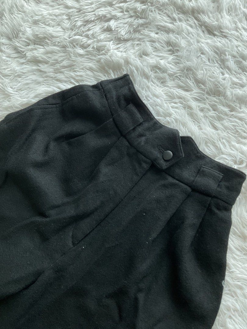 Pallazo polyester (Category: Other Bottoms) located in Kuantan. Submitted by johnnyssuh (Listing ID 1355194766, Image 2). Description: Length:78cm hip:50cm waist: 24/25 inches buy more get more discounts do check my listings!.