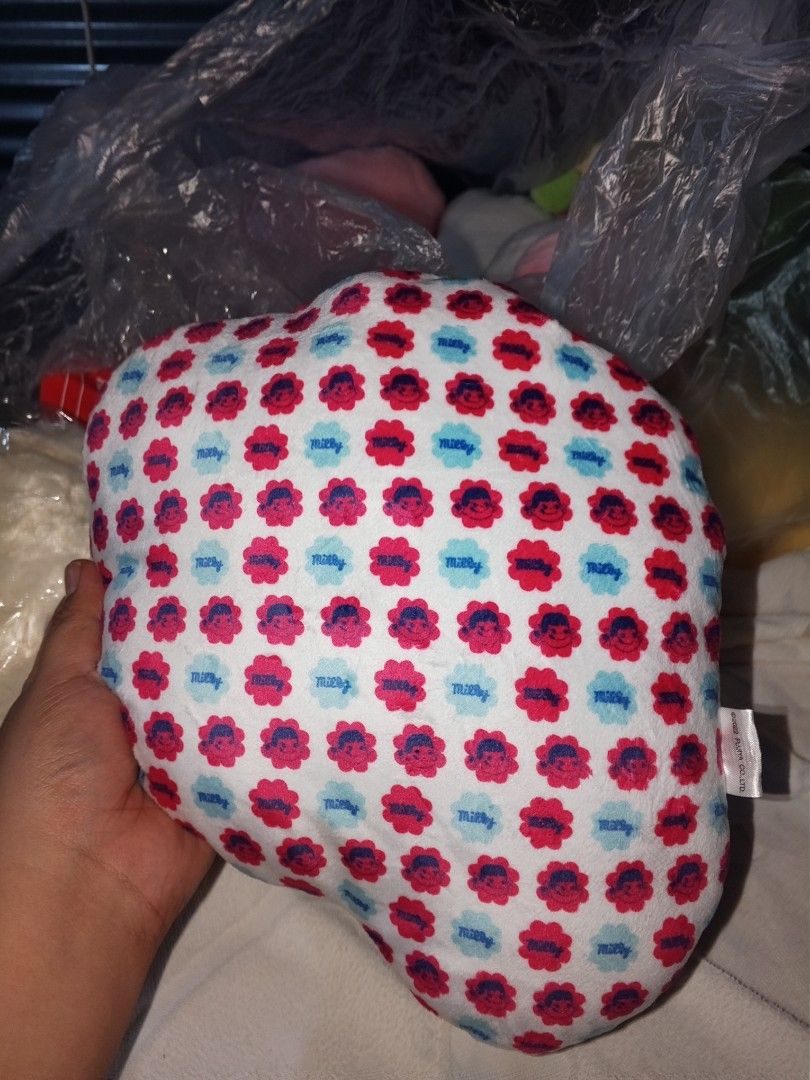 Peko Chan Diecut Cushion (Category: Character Goods) located in Mamburao. Submitted by rogerhabbitz (Listing ID 1355257301, Image 2). Description: Hindi po dirt Yung nasa ilalim na part.
