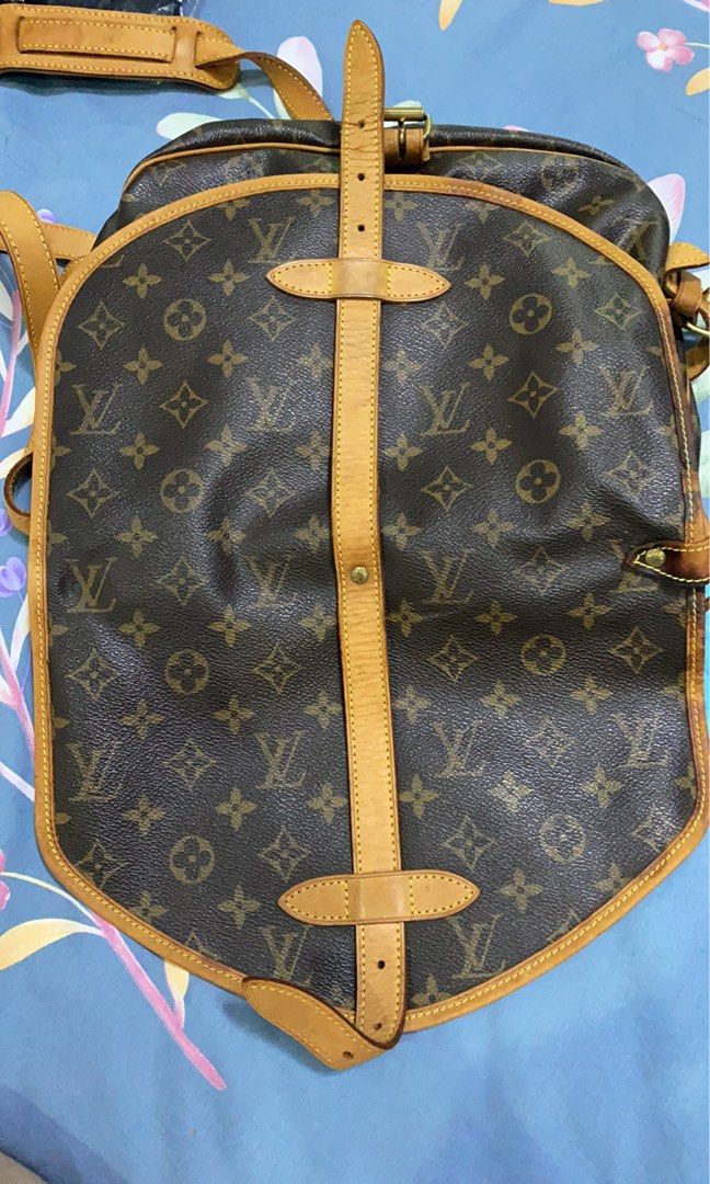 Personal Preloved and Authentic Louis Vuitton Saumur 30 (Category: Luxury Bags & Wallets) located in Muntinlupa City. Submitted by kibscollection03 (Listing ID 1355109100, Image 2). Description: 📍Alabang, Muntinlupa 💰Maya / BPI / Unionbank / Seabank 🛵: COD via Lalamove / Grab for nearby areas 🚚: JRS/ LBC (Cop/ Cod) ✅: Open for meet ups ( Alabang, Bacoor Cavite and Biñan Laguna).