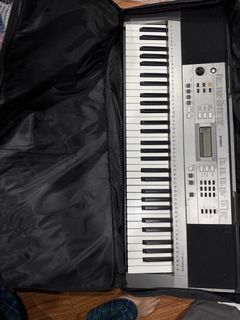 Yamaha PSR-E353 w/ Pedal