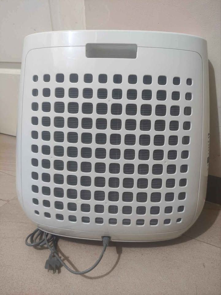 SHARP Air Purifier (Category: Air Purifiers & Dehumidifiers) located in Antipolo. Submitted by warmwhale.32dbf9 (Listing ID 1355194990, Image 2). Description: FP-J30E P (Pink) RFS - Decluttering. Used 3×. Filter is still in good condition but need replacement when detector indicates (Negotiable Price) Issue/s: Barely noticeable minor holes on filter as seen in the pics. Product Details: 23sqm Dimension (WxHxD) mm - 431×411×211 Net weight (kg) - 4