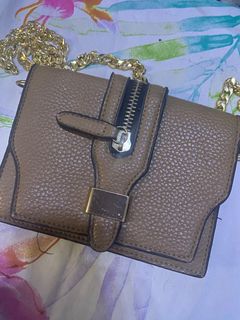 (Category: ) located in . Submitted by prelovedbyhya (Listing ID 1355104540, Image 1). Description: .