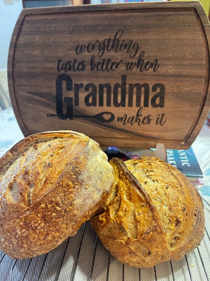 Sourdough Bread (Category: Homemade Bakes) located in Singapore. Submitted by prov1717 (Listing ID 1237994224, Image 10). Description: Freshly baked sour dough bread using - starter (no preservatives) - premium bread flour - spelt flour - Himalayan salt - approx 400 grams Inclusions : additional $2/- Rosemary Walnuts Sesame seeds Dried cranberries Olive Cheddar cheese Advanced booking : 3days Collection at 22 Ghim Moh Link.