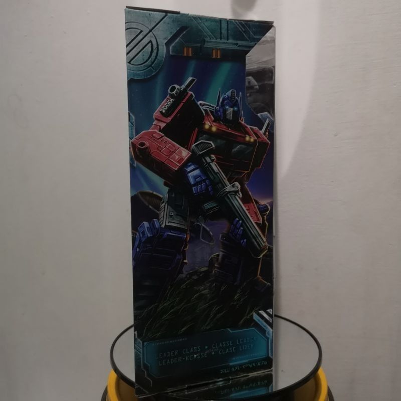 Transformers Earthrise - Optimus Prime (Category: Action & Battle Toys) located in Manila. Submitted by kenslie (Listing ID 1355147079, Image 3). Description: .