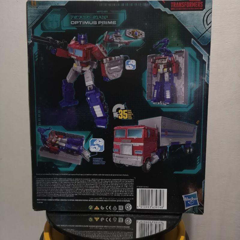Transformers Earthrise - Optimus Prime (Category: Action & Battle Toys) located in Manila. Submitted by kenslie (Listing ID 1355147079, Image 2). Description: .