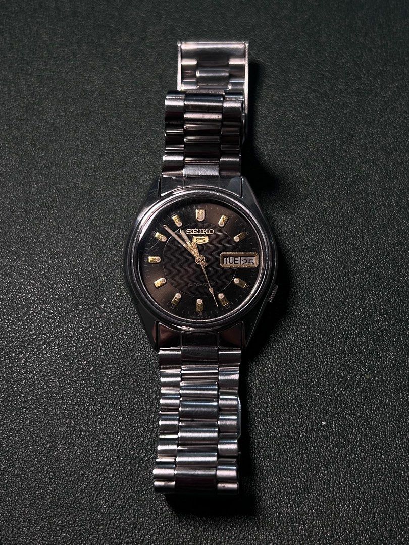 Vintage Seiko 5 Automatic Black Dial Men’s Watch (Category: Men's Watches) located in San Marcelino. Submitted by sainthustle (Listing ID 1355250865, Image 1). Description: Reference 279864 Movement 7009-876A With Replacement Box Slightly Nego but please no unreasonable offer .