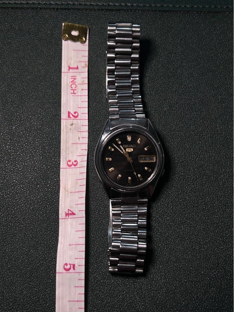 Vintage Seiko 5 Automatic Black Dial Men’s Watch (Category: Men's Watches) located in San Marcelino. Submitted by sainthustle (Listing ID 1355250865, Image 2). Description: Reference 279864 Movement 7009-876A With Replacement Box Slightly Nego but please no unreasonable offer .