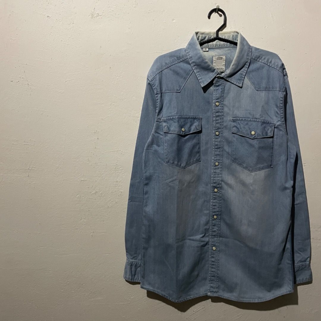 Visvim Denim Longsleeves (Category: Formal Shirts) located in Bacolod City. Submitted by cast.archives (Listing ID 1355231784, Image 1). Description: Visvim Denim Longsleeves Size: Xl on tag fits Large Condition: Good Flaw: Faded washed collar 2,500+shipping fee.