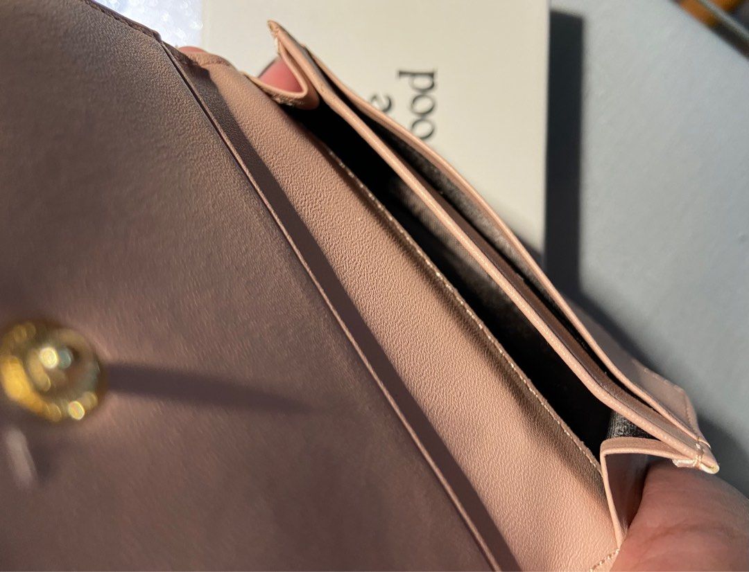 Vivienne Westwood bifold wallet (Category: Luxury Bags & Wallets) located in Makati City. Submitted by ellope (Listing ID 1355204323, Image 3). Description: with box LasPiñas loc.