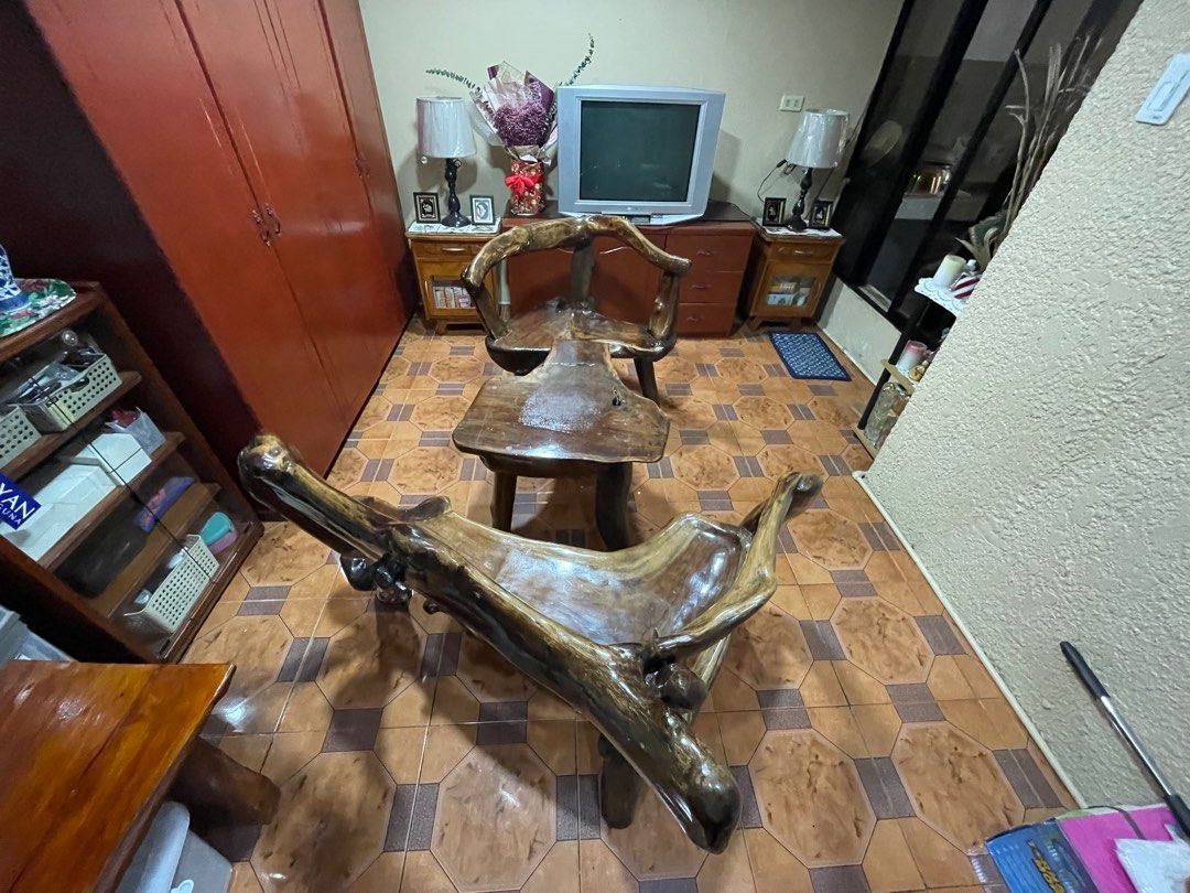 WOOD TABLE AND CHAIRS (Category: Tables & Sets) located in Mandaluyong City. Submitted by jen_888 (Listing ID 1355274757, Image 3). Description: WOOD TABLE AND CHAIRS • Preloved • RFS: Decluttering .