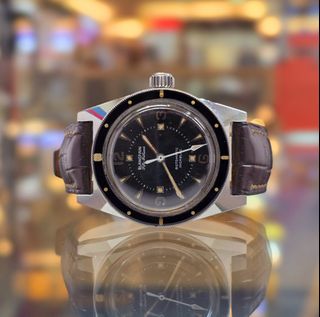 (Category: ) located in . Submitted by davidofftimepieces (Listing ID 1355403427, Image 1). Description: .