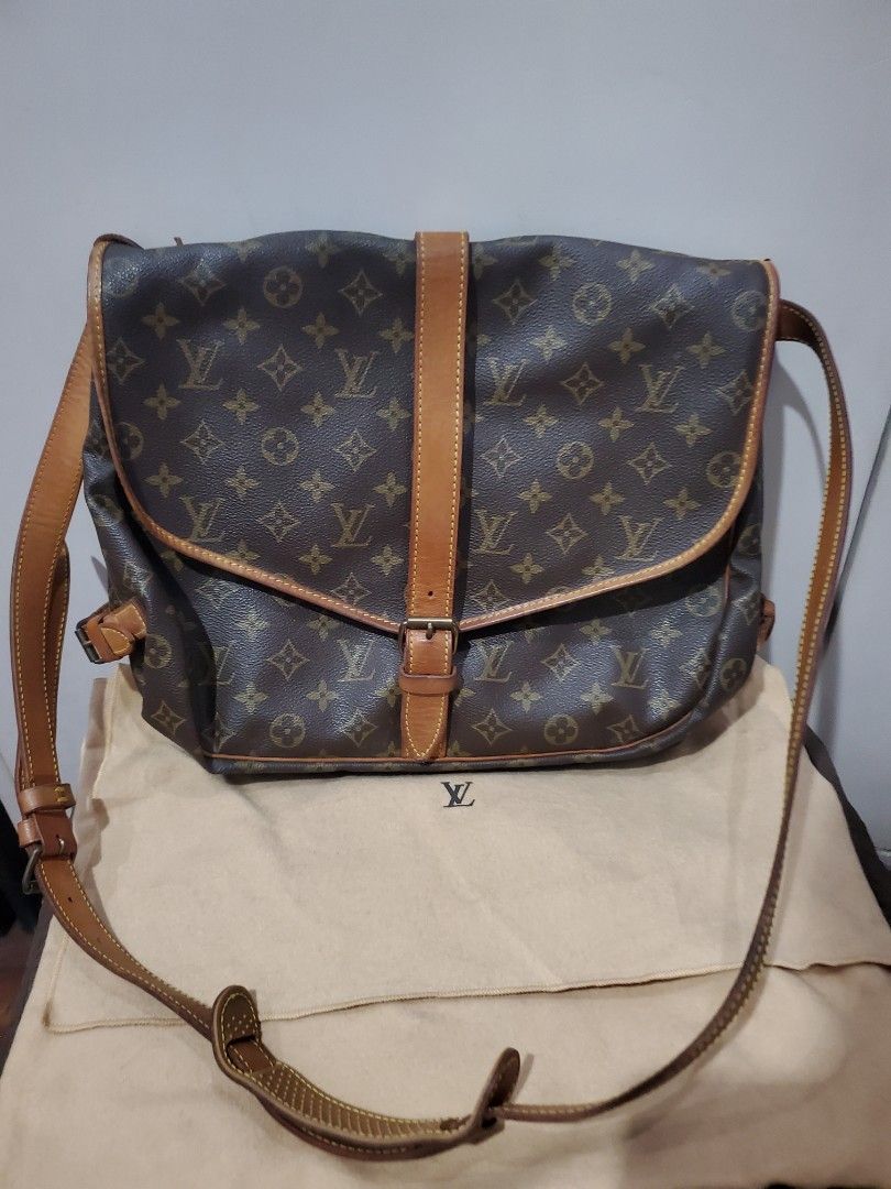 Authetic LV Saumur 35 (Category: Luxury Bags & Wallets) located in Taytay. Submitted by xismart (Listing ID 1355374266, Image 1). Description: Authentic LV Saumur 35 crossbody bag + authentic vintage lv dustbag. preloved super nice! as in! no bakbak of any kind. leather are all good , has nice patina, and no cracks ( it can last for at least 10 more years!) clean inside and out. it's a great travel bag kasi kasya lahat ng gamit mo sa crossbody ba