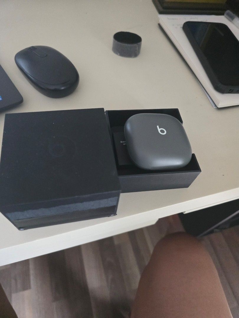 Beats bit pro (Category: Earphones) located in Quezon City. Submitted by jonjonlor (Listing ID 1355454027, Image 1). Description: selling my Beats bit pro earphone less than 2 months bought in powermac..