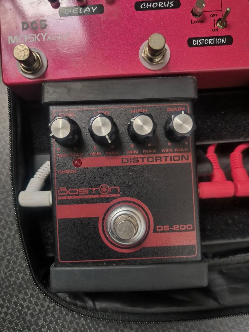 Boston OD-200 Overdrive Guitar Effects Pedal (Category: Musical Instruments) located in Cavite. Submitted by silvermoon.d52aa6 (Listing ID 1355368047, Image 1). Description: Boston OD-200 Overdrive Guitar Effects Pedal Issues: 1) no issues (still looks new - used only once) 2) velcro sticker on the battery compartment Location: Imus, Cavite Equipped with dual gain circuitry, it is easy to create a tight and fat overdrive sound using the OD-200 by