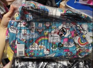 (Category: ) located in . Submitted by rainbowlovely (Listing ID 1355405184, Image 1). Description: .
