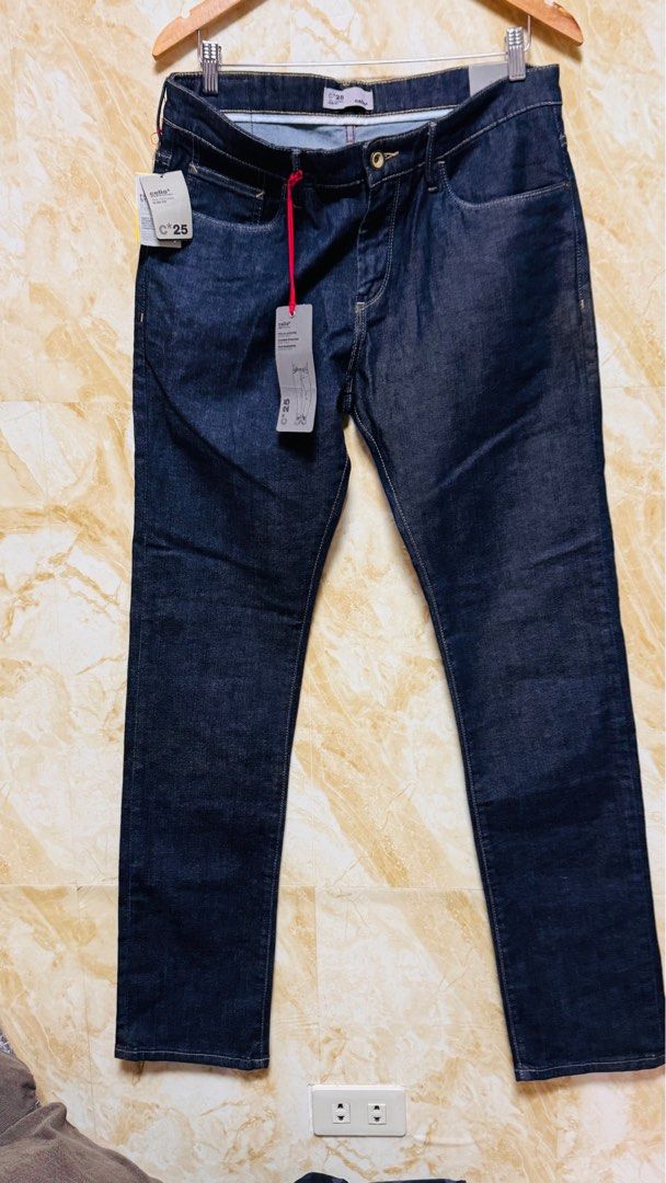Celio *25 Jeans (Category: Jeans) located in Batangas. Submitted by cjayf (Listing ID 1355455726, Image 1). Description: Size 34 ( True to size) Bnew .