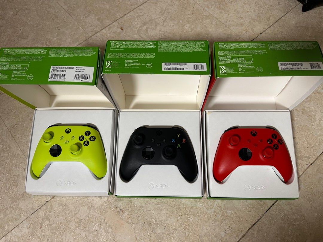 #Declutter- XBOX Controllers (Category: Controllers) located in Singapore. Submitted by capt.daniel (Listing ID 1355425903, Image 2). Description: Working perfectly. DM to enquire more. Have every generation of controllers too including Limited Edition .