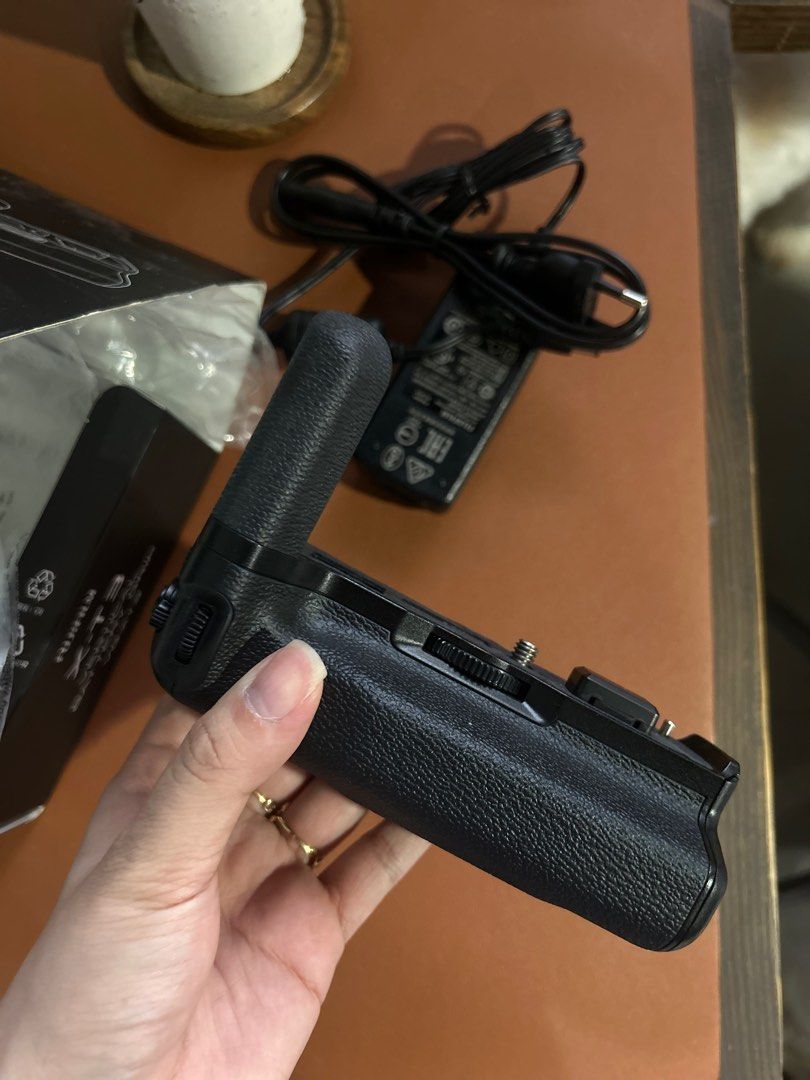 Fujifilm XT-3 Vertical Grip (Category: Cameras) located in Manila. Submitted by posttodispose (Listing ID 1355356935, Image 2). Description: For X-T3 Mirrorless Camera Holds 2x NP-W126S Batteries (not included) Extended Grip for Vertical Composition Secondary Shutter Release Function Buttons and Control Dials Dust, Water, and Freeze Resistant.