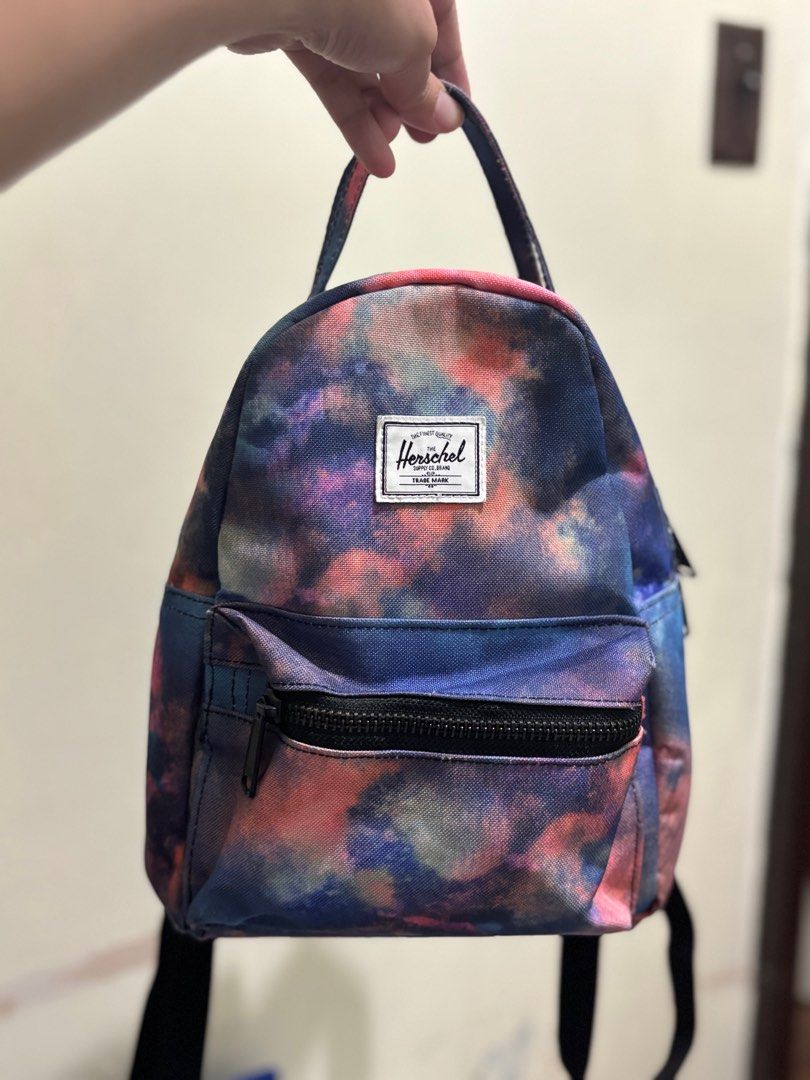 Herschel Backpack Nova (Mini) (Category: Backpacks) located in Mandaluyong City. Submitted by mayanimosity (Listing ID 1355419967, Image 1). Description: Herschel Mini Bacpack RFS: Decluterring Flaws: Has a slight fade sa zipper Ships from mandaluyong c/o buyer.
