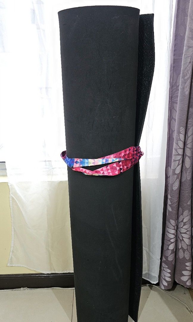 Jump rope mat (Category: Exercise Mats) located in Mandaluyong City. Submitted by filmstrips (Listing ID 1355348477, Image 3). Description: 10mm thickness Yoga strap not included.