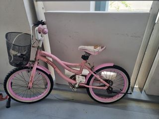 (Category: ) located in . Submitted by sparkjoy69 (Listing ID 1355302462, Image 1). Description: .