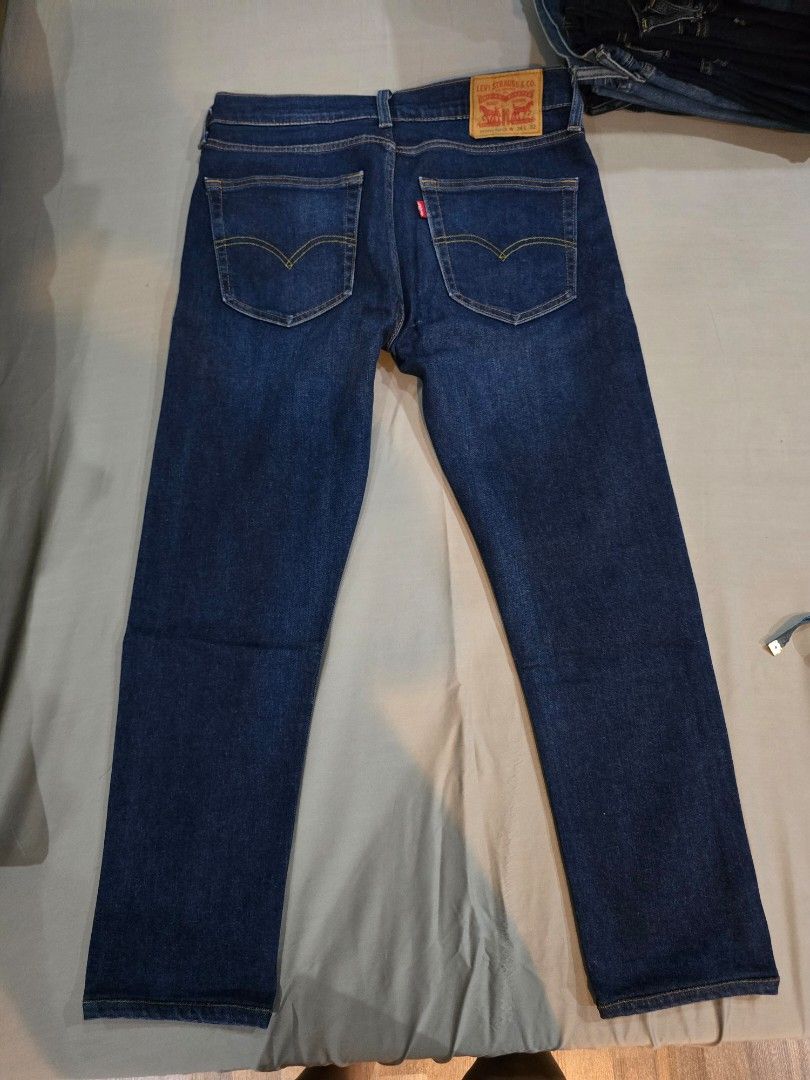 Levis Skinny Taper (Category: Jeans) located in Quezon City. Submitted by jonjonlor (Listing ID 1355454459, Image 2). Description: selling my levis skinny taper size 32/34 waist length 36 1/4.