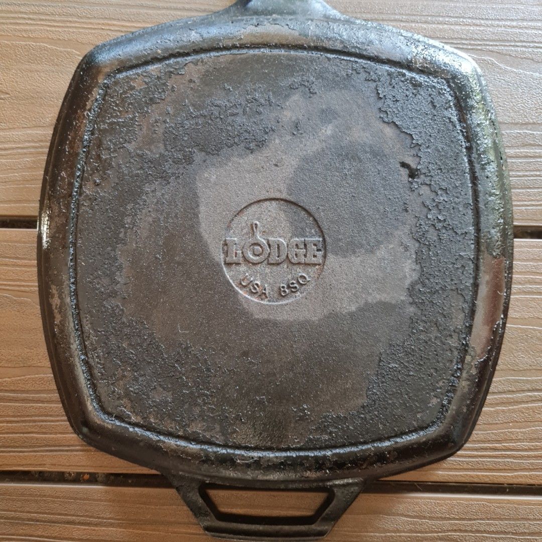 Lodge Square Cast Iron Pan (Category: Other Kitchenware & Tableware) located in Paranaque City. Submitted by sellita (Listing ID 1355334601, Image 3). Description: -Authentic Lodge, got this from Gourdos. -10.5inches -Reseason properly before using. RFS: Needs space. 📍 Don Bosco, Paranaque.