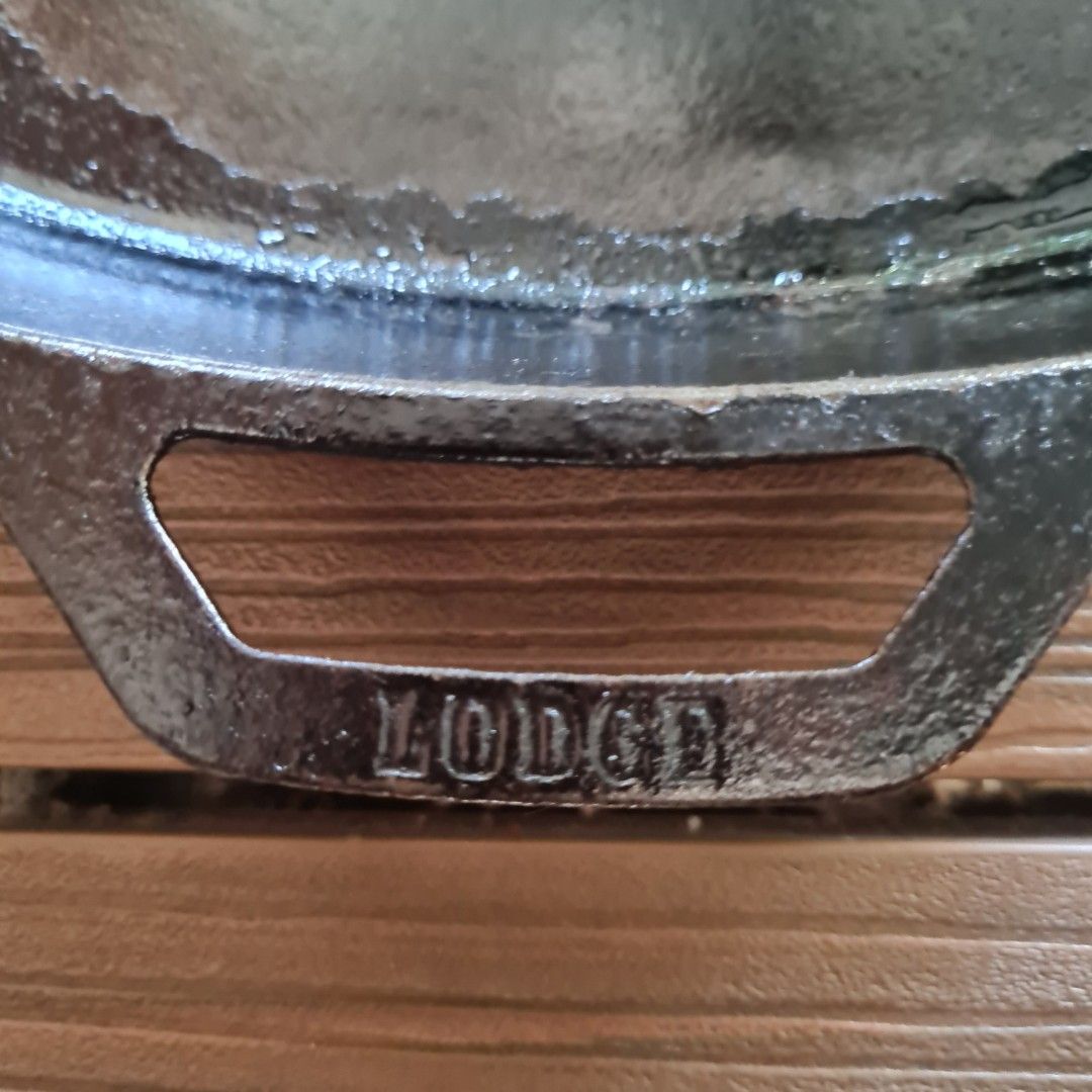 Lodge Square Cast Iron Pan (Category: Other Kitchenware & Tableware) located in Paranaque City. Submitted by sellita (Listing ID 1355334601, Image 2). Description: -Authentic Lodge, got this from Gourdos. -10.5inches -Reseason properly before using. RFS: Needs space. 📍 Don Bosco, Paranaque.