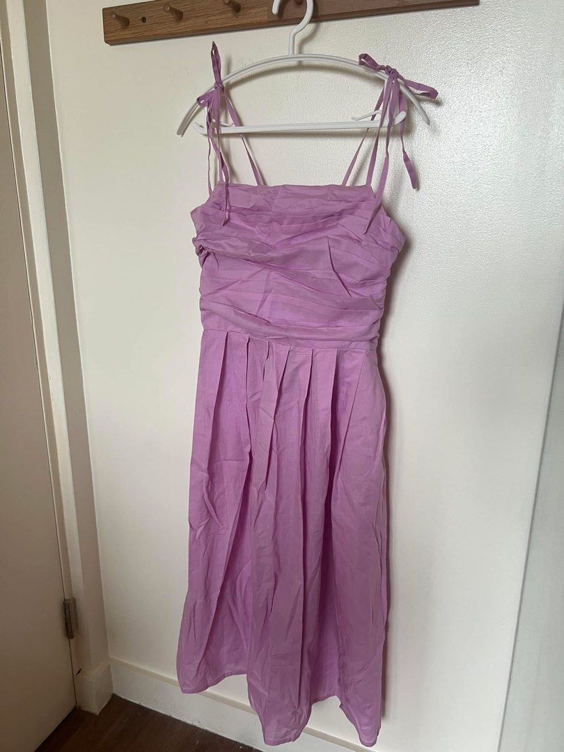 Lola and Daisies Dress (Category: Dresses) located in Quezon City. Submitted by printhessa (Listing ID 1355426631, Image 1). Description: .