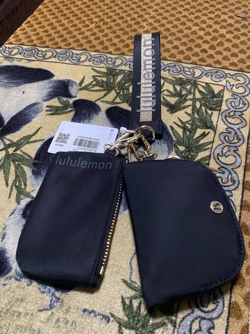 Lululemon dual pouch wrislet (Category: Wallets & Card holders) located in Pasig City. Submitted by luxuryitems2021 (Listing ID 1355401383, Image 2). Description: 4 colors available .