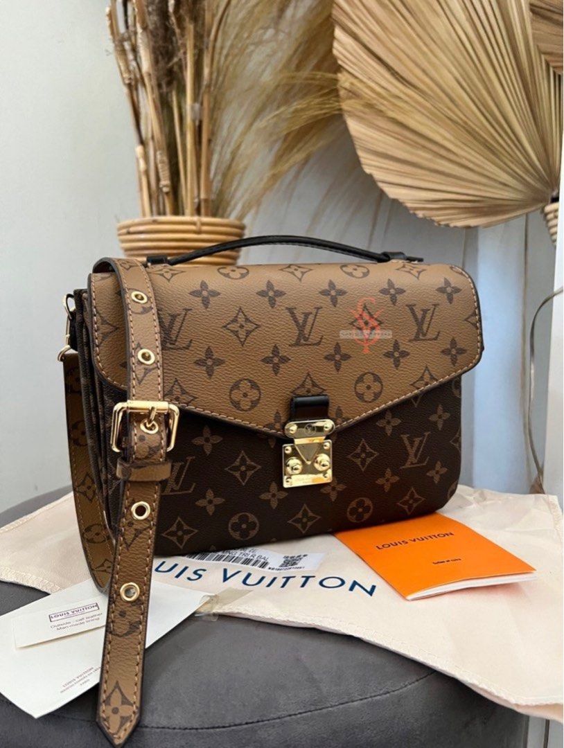 LV METIS elpong tas REVERSE kulas oristore / mirror autenthic with long strap / tas brand tas cantik korean look bag kulit suede premi lengkap noser (Kategori: Tas & Dompet Wanita) berada di Bekasi. Dikirim oleh yosima_store88 (ID iklan 1198619170, Gambar 3). Deskripsi: LV Metis reverse M40780 ori legal import First pay first get Full Kulas dalaman Suede APPROVED aman dibawa keliling LN Ada NOSer barcode tembus kelengkapan long strap,Dustbag,book