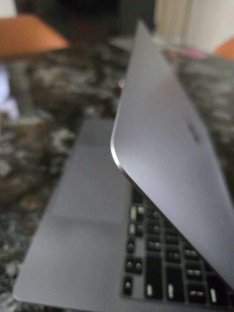 MacBook Pro 13" 2020446429486111805446