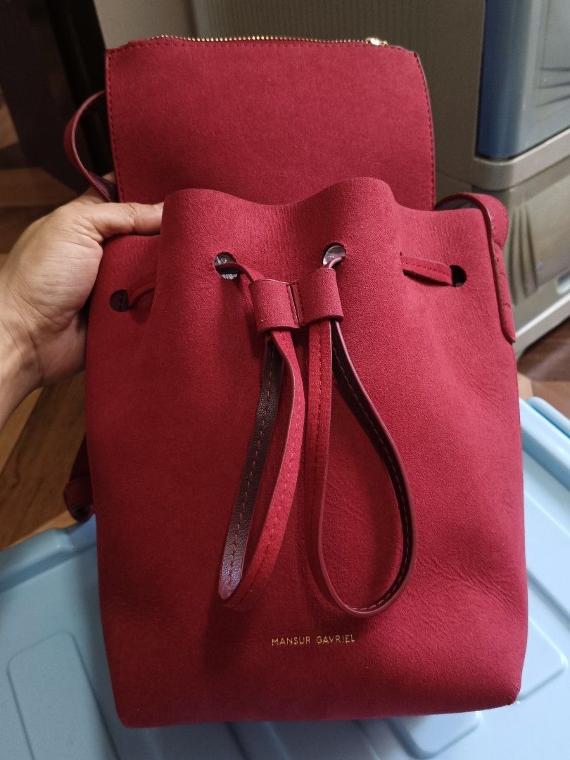 Mansur Gavriel (Category: Luxury Bags & Wallets) located in Batangas. Submitted by lynmejlight (Listing ID 1355376500, Image 2). Description: Super nice Ng material, color and body. With minimal sign of used sa rubber lining Ng strap pero hindi halata. See last 2 photos. Ang Ganda nya sa personal, promise😍.