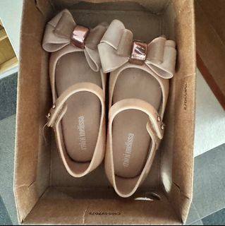 (Category: ) located in . Submitted by aariaa (Listing ID 1355283480, Image 1). Description: .
