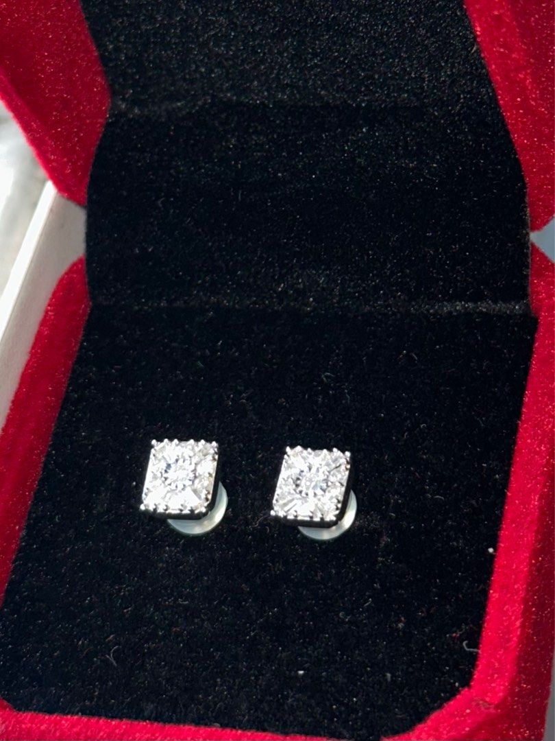 NATURAL DIAMOND WG EARRINGS (Category: Earrings) located in San Juan City. Submitted by declutterbykrispy (Listing ID 1355370000, Image 2). Description: NATURAL DIAMOND ROUND BRILLIANT CUT 0.34 carats 18k setting WG. Used once Rf: Looks bigger on me decluttering 💯 % natural diamonds With certificate and stamp .