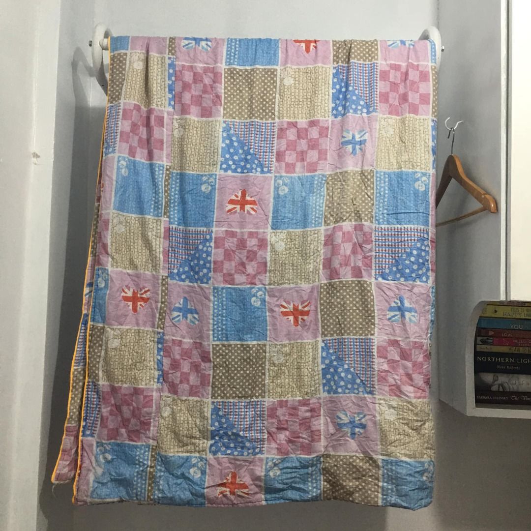 Printed Patchwork Comforter (Category: Bedding & Towels) located in Taguig. Submitted by cabinetnimaeri (Listing ID 1355433311, Image 2). Description: Printed Patchwork Comforter Size: Double Colors: Blue, Pink, Brown.