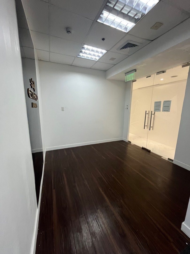 Fully fitted BGC office space HSSCPT1 182sqm (Category: Commercial) located in Taguig. Submitted by dengarces (Listing ID 1355420869, Image 3). Description: P1500 per sqm plus CUSA plus VAT. Ready for move in. With 1 parking slot. 96k CUSA PER Qtr.