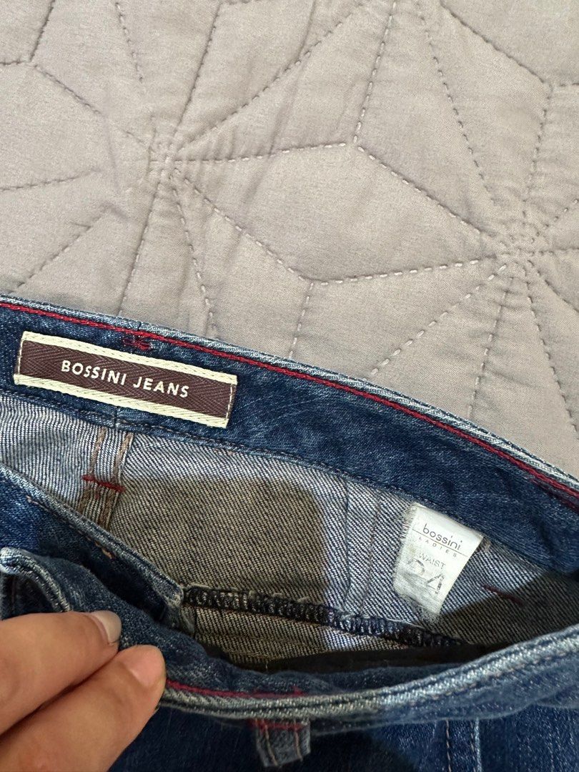 Bossini Jeans pants (Category: Jeans) located in Dagupan City. Submitted by thymeph (Listing ID 1355359635, Image 3). Description: Super ganda ng fit nito. nakakatangkad and ganda ng color. Size 24 Rfs: di na po kasya. Has minor signs of wear sa dulo ng jeans but overall, good quality ito. 🙂 .