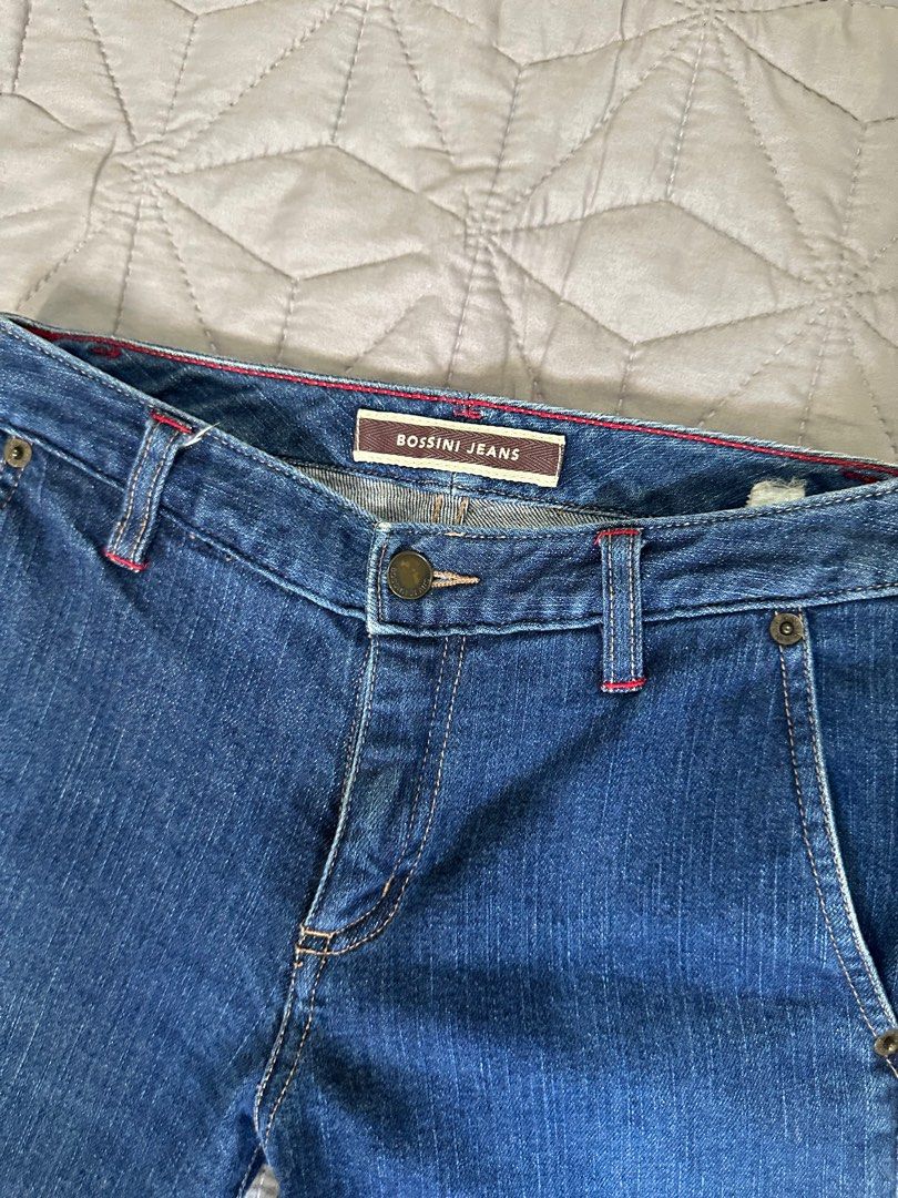 Bossini Jeans pants (Category: Jeans) located in Dagupan City. Submitted by thymeph (Listing ID 1355359635, Image 1). Description: Super ganda ng fit nito. nakakatangkad and ganda ng color. Size 24 Rfs: di na po kasya. Has minor signs of wear sa dulo ng jeans but overall, good quality ito. 🙂 .