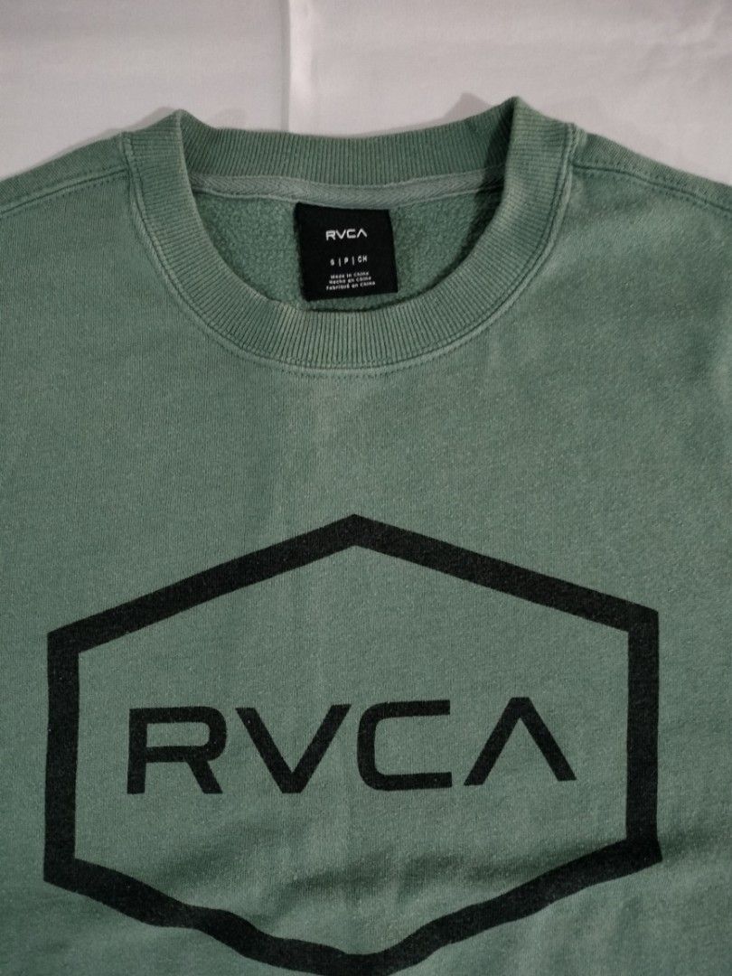 RVCA sweatshirt size small (Category: Coats, Jackets and Outerwear) located in Cebu City. Submitted by piyok69 (Listing ID 1355296940, Image 3). Description: P 1,200 good condition no issues RVCA sweatshirt size small # jacket, sweatshirt.