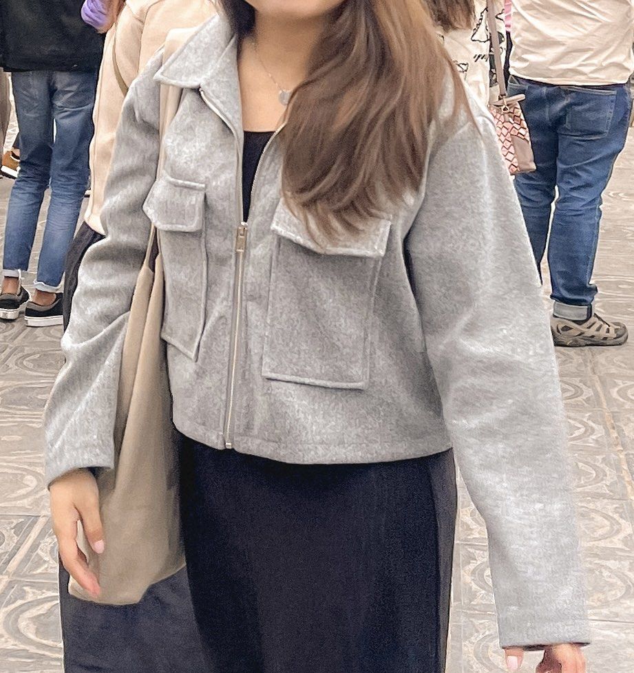 Shein Gray Zip-up Jacket (Category: Coats, Jackets and Outerwear) located in Caloocan City. Submitted by declutter_joy (Listing ID 1355435067, Image 1). Description: ☑️ Used once nung nagtravel lang ako Rfs: Wrong size. Masyado malaki sa akin. Dapat Medium lang binili ko. NO COD. PAYMENT FIRST (GCASH). Courier: Lalamove/Grab/Gogoxpress.